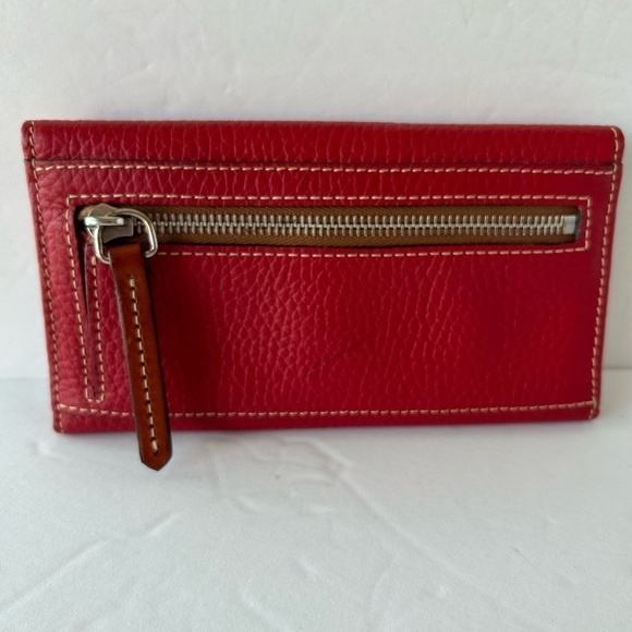 Dooney & Bourke NWOT Cambridge Red Pebble Leather Continental Wallet - Picture 3 of 6
